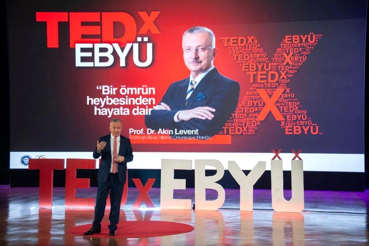 Rektör Levent: "Hayata iyi bakarsanız hayat da size iyi bakar"