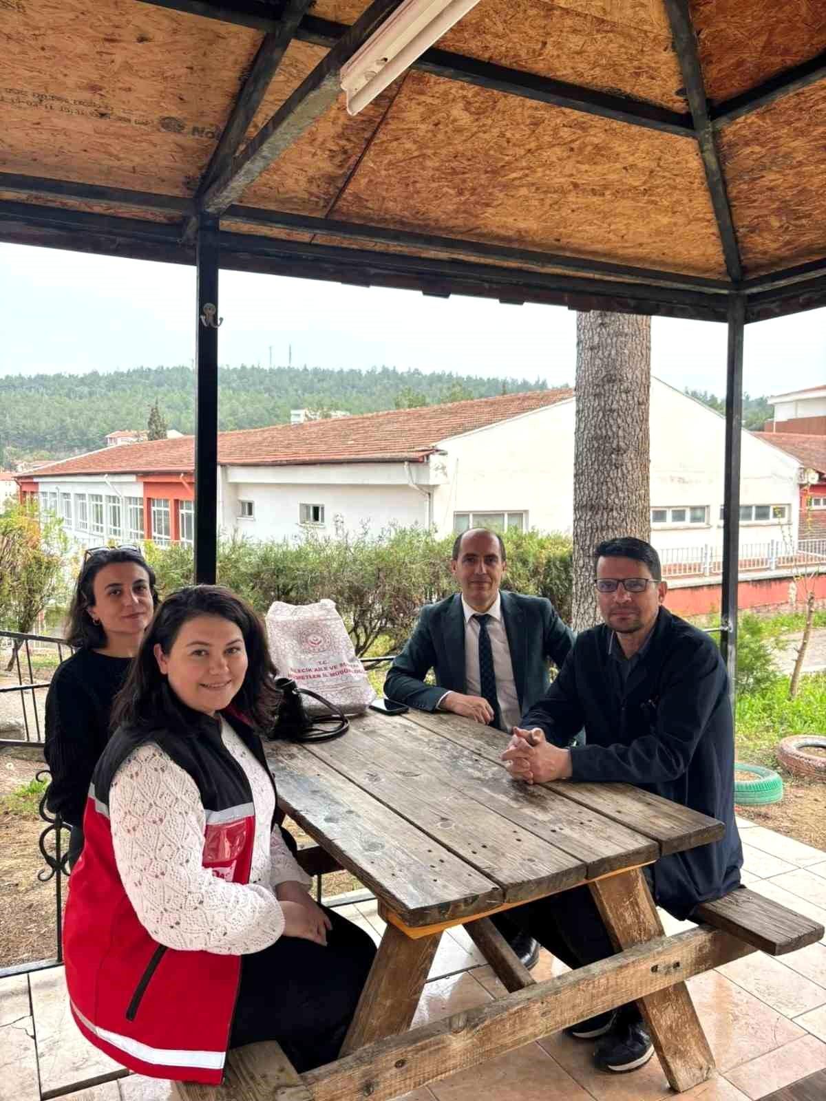 Şehit Yusuf Ocak'ın sene-i devriyesinde ailesine vefa ziyareti