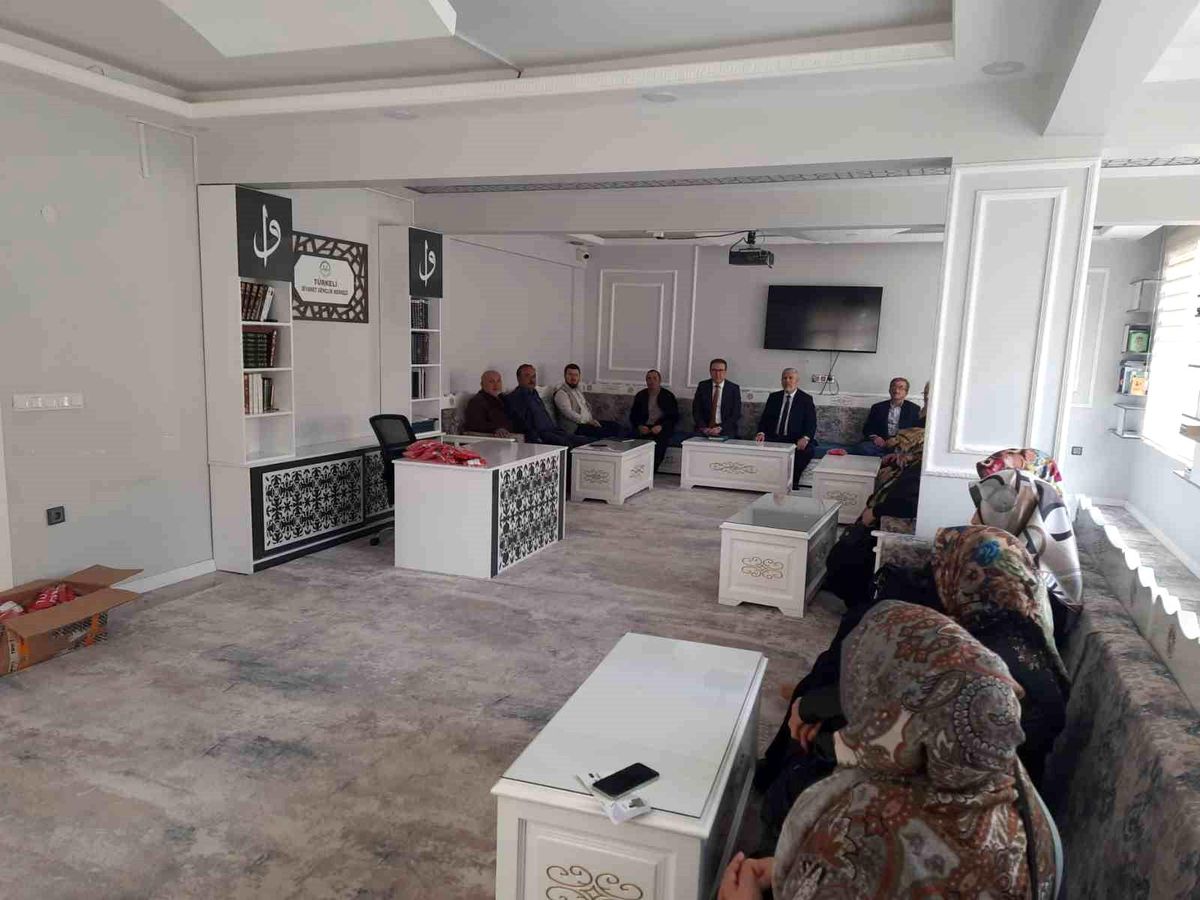 Türkeli'de hac semineri
