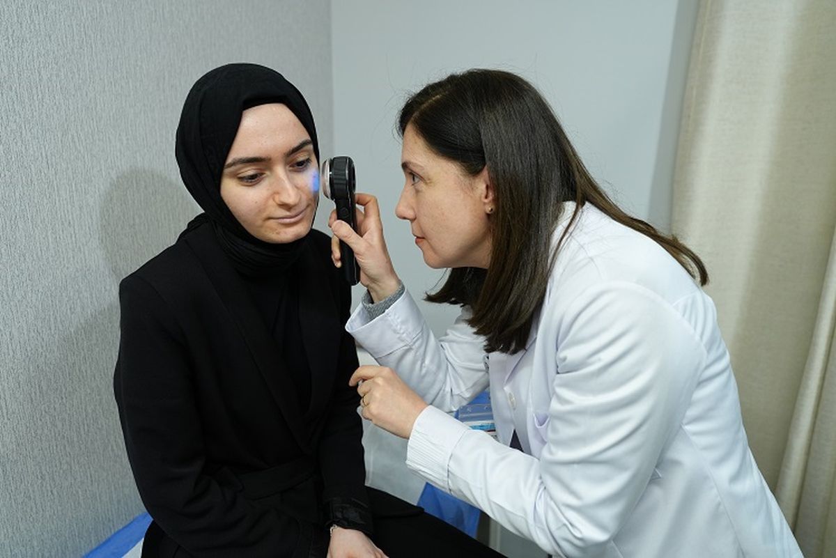 'Yüzdeki kızarıklık ve yanma Gül hastalığının habercisi olabilir'