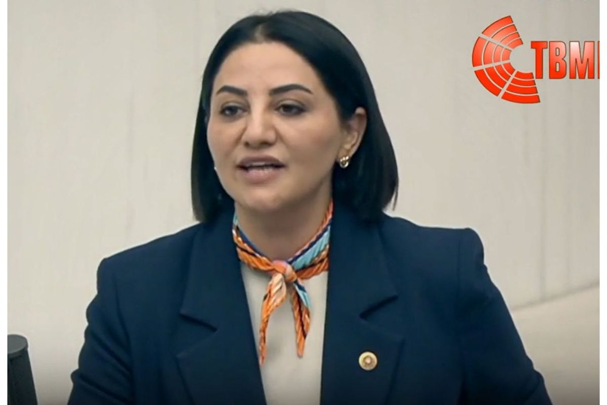 AK PARTİLİ KARSLI: “ALGORİTMA TÜCCARLARINA KÖLE OLMA ÖZGÜRLÜĞÜ OLAMAZ!”