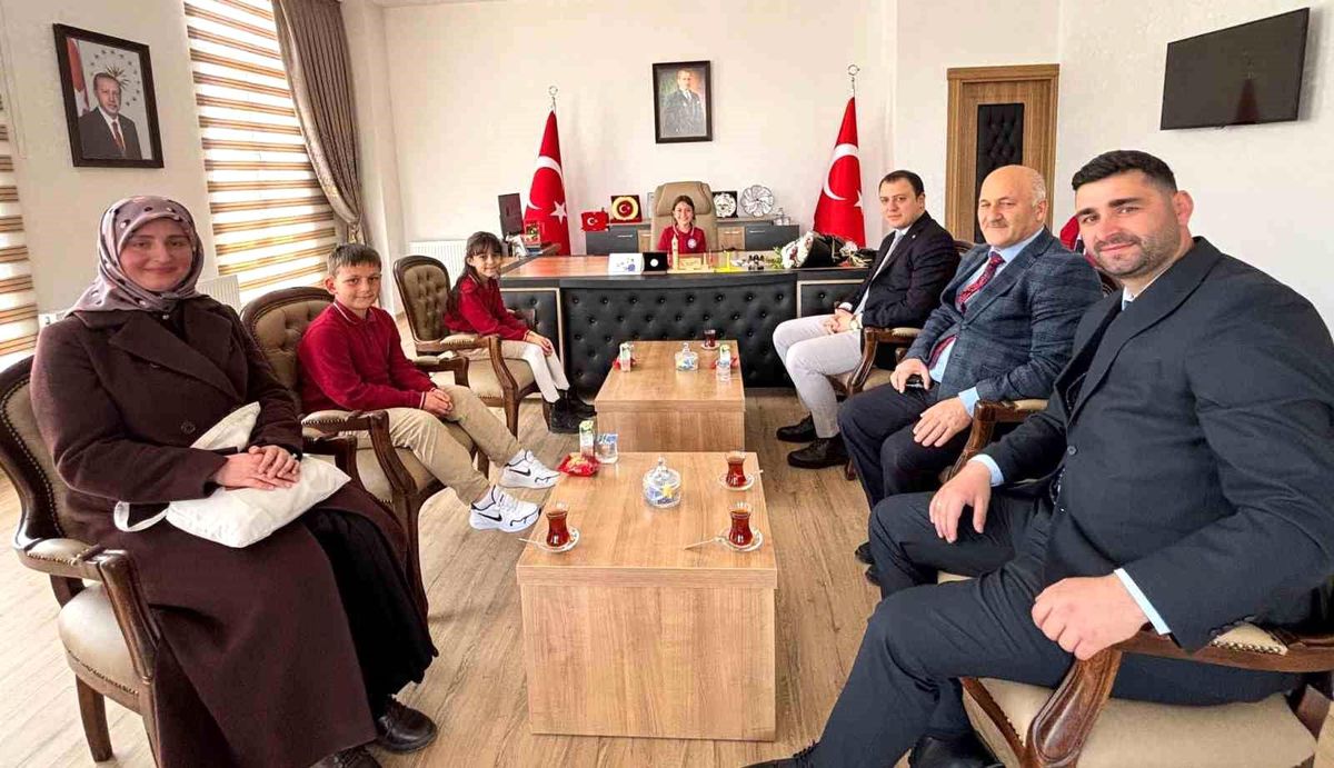 Aydıntepe'de 23 Nisan'da Kaymakamlık Koltuğu Öğrencilere Devredildi