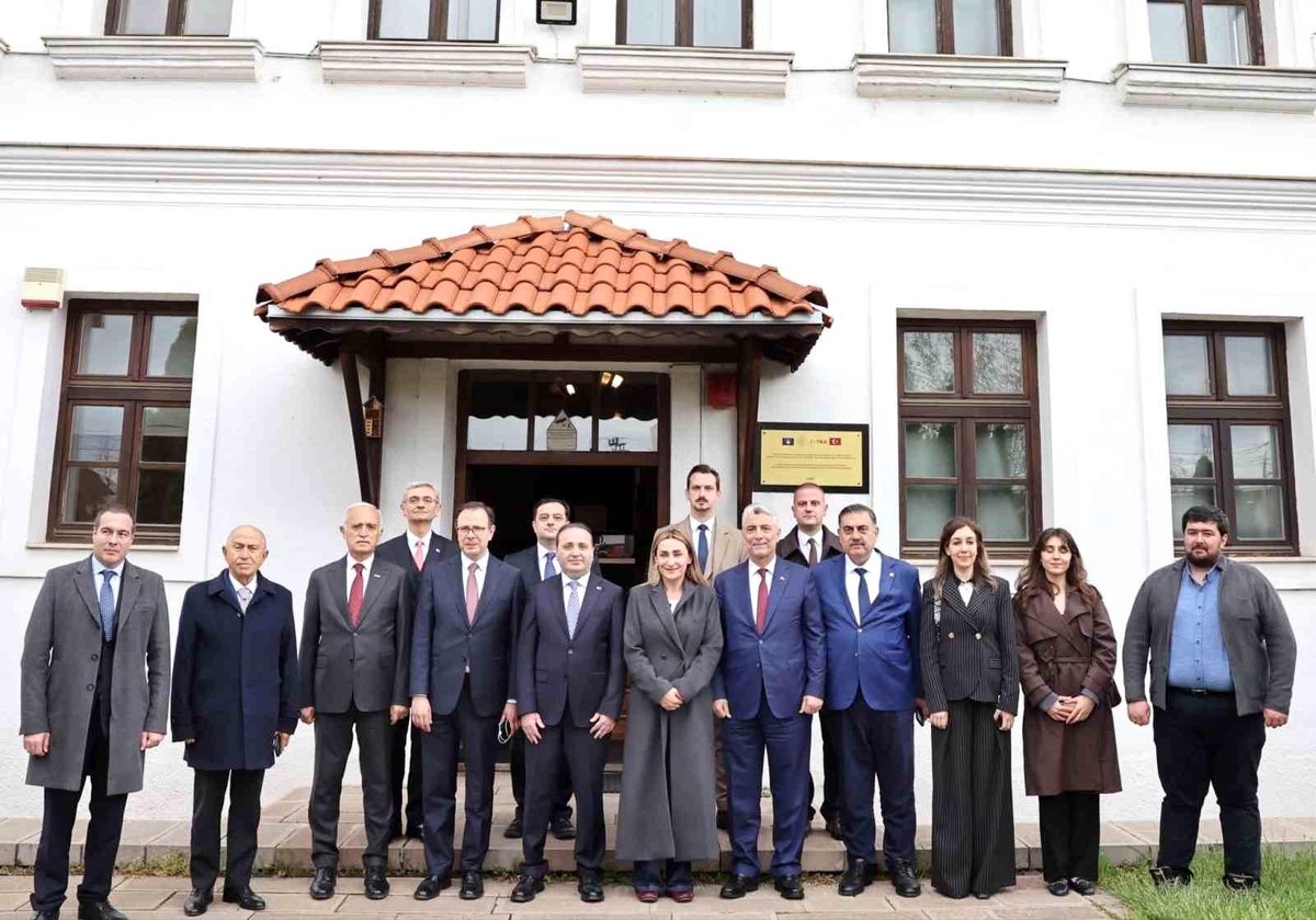 Bakan Bolat'tan Kosova'da KFOR Karargahı'na ziyaret