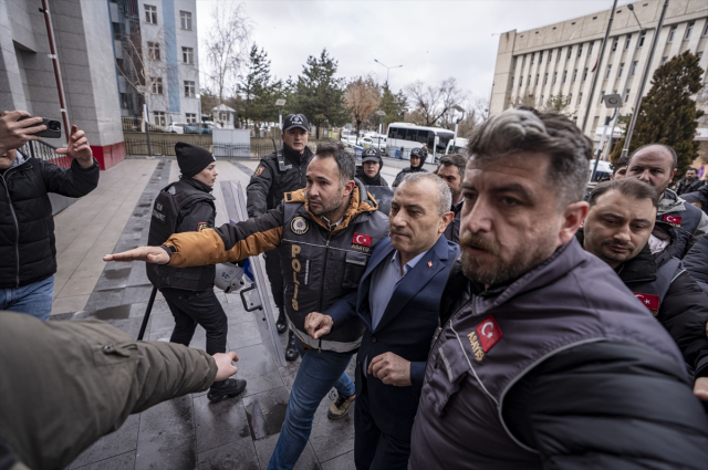 eski vali tuncay sonele 78 sor 03f2ef8ff8 8899 1 m