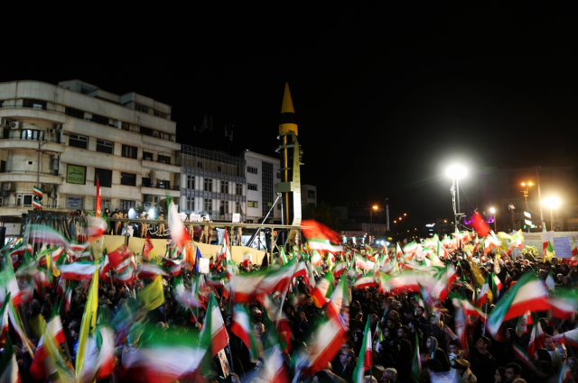iran fuzeleri meydana indirdi 2123193571 8987 3 m