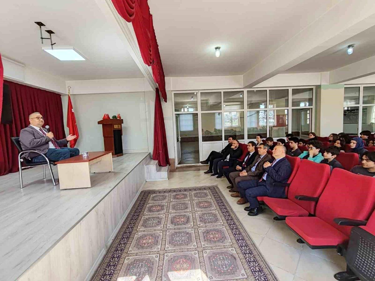 Kütahya'da "Sürdürülebilir Toplumlar" temalı bilim söyleşisi