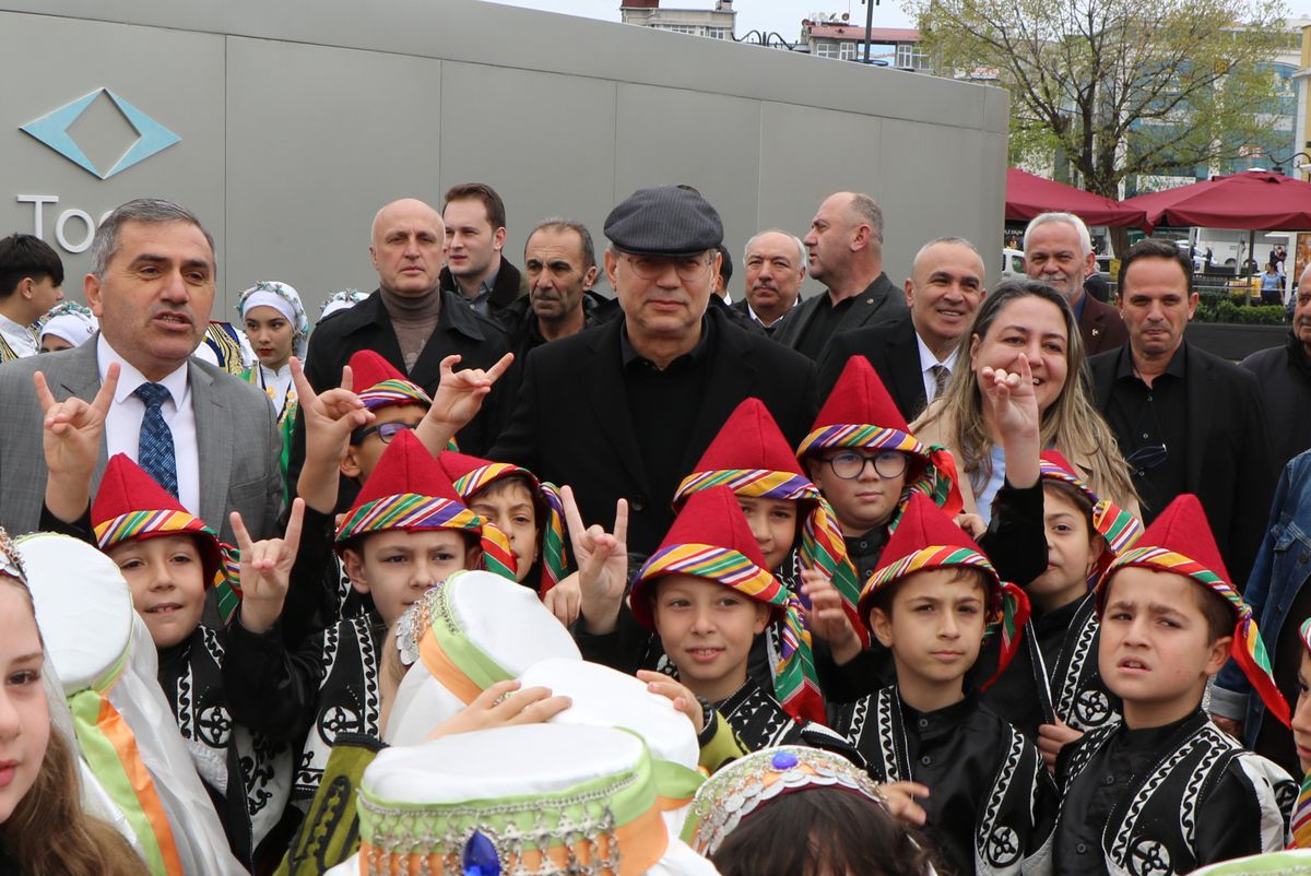 MHP'li Topsakal: Avrupa Türk dünyasıyla iyi geçinmek zorunda