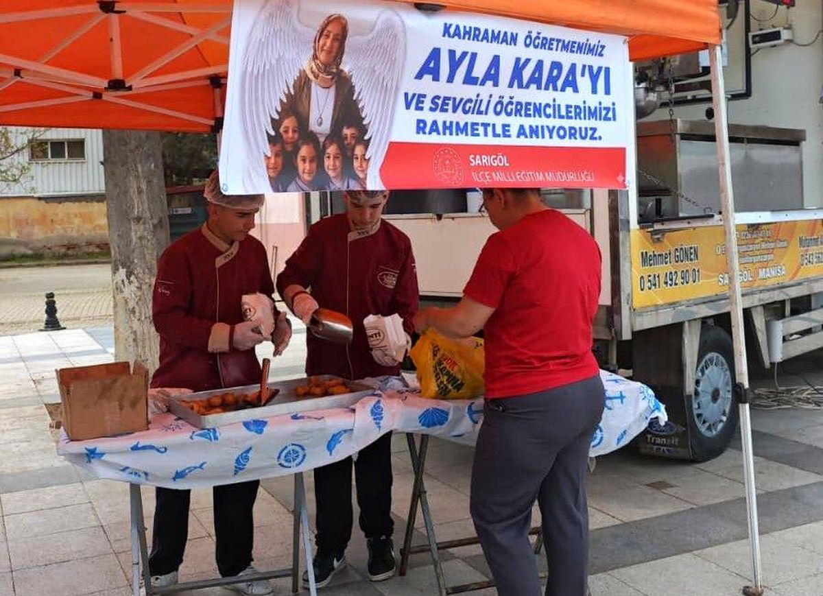 Şehit öğretmen ve öğrenciler için lokma hayrı