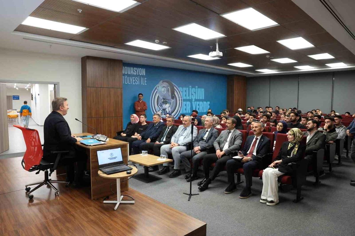 Vali Aydoğdu'dan gençlere aile ve değerler vurgusu