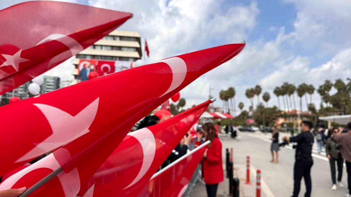 Adana'da 23 Nisan Ulusal Egemenlik ve Çocuk Bayramı coşkuyla kutlandı