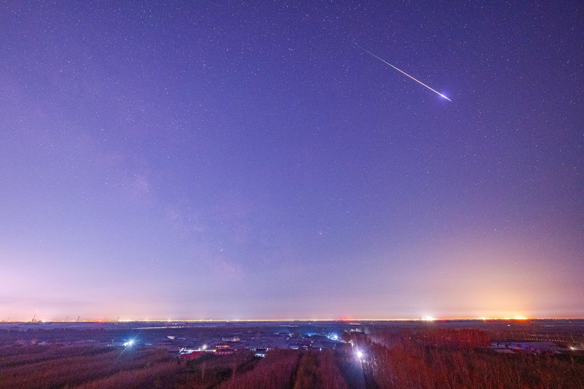 Albüm: Çin'de Lirid Meteor Yağmurundan Etkileyici Manzaralar