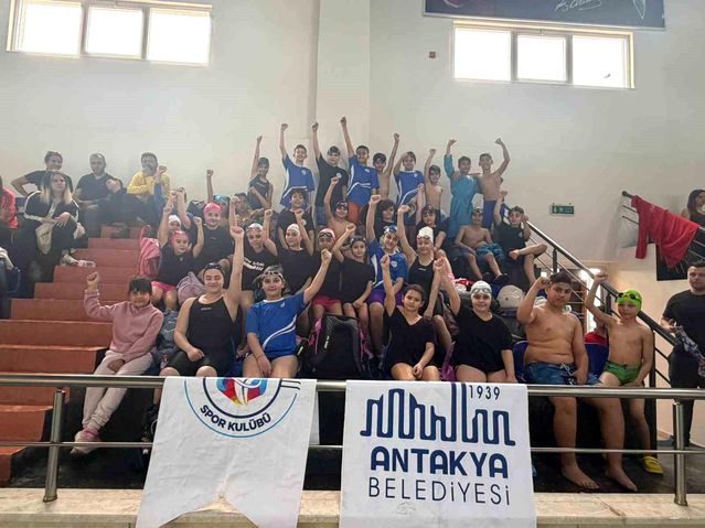 Antakya Belediyesi’nin sporcuları madalyaları topladılar