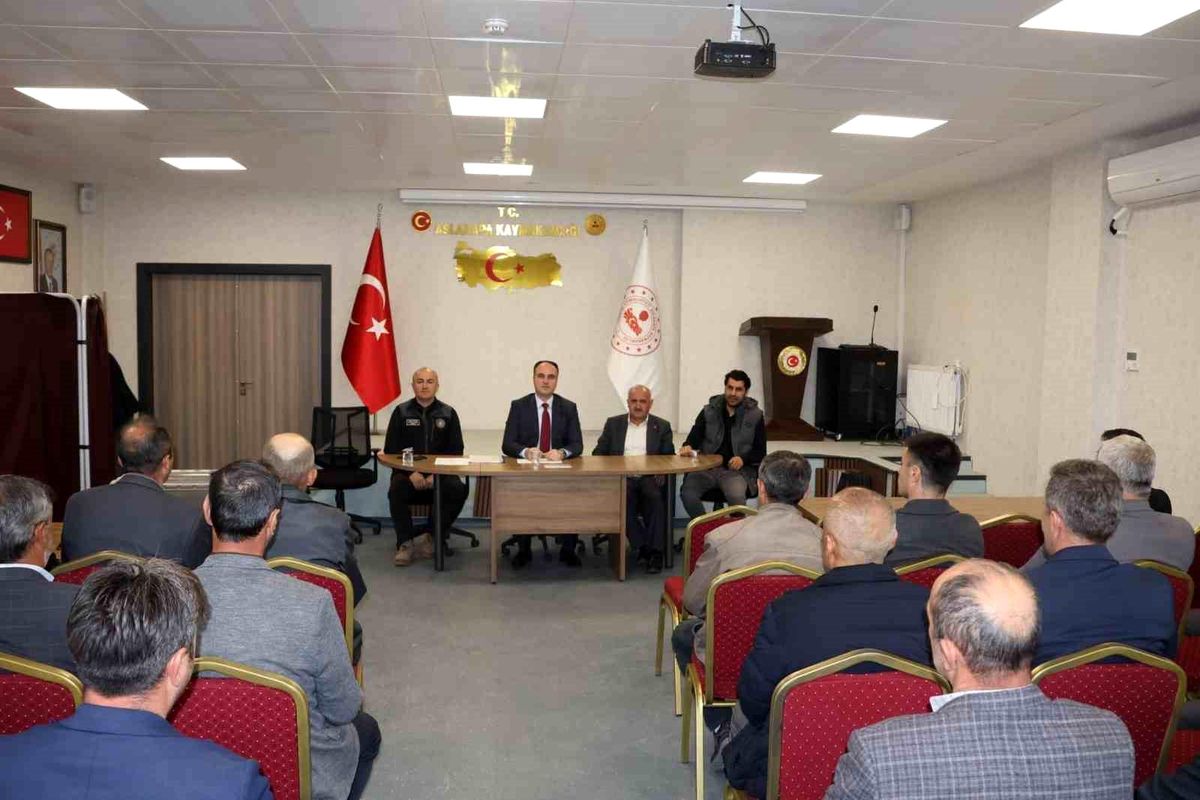 Aslanapa'da Köylere Hizmet Götürme Birliği Genel Kurulu yapıldı