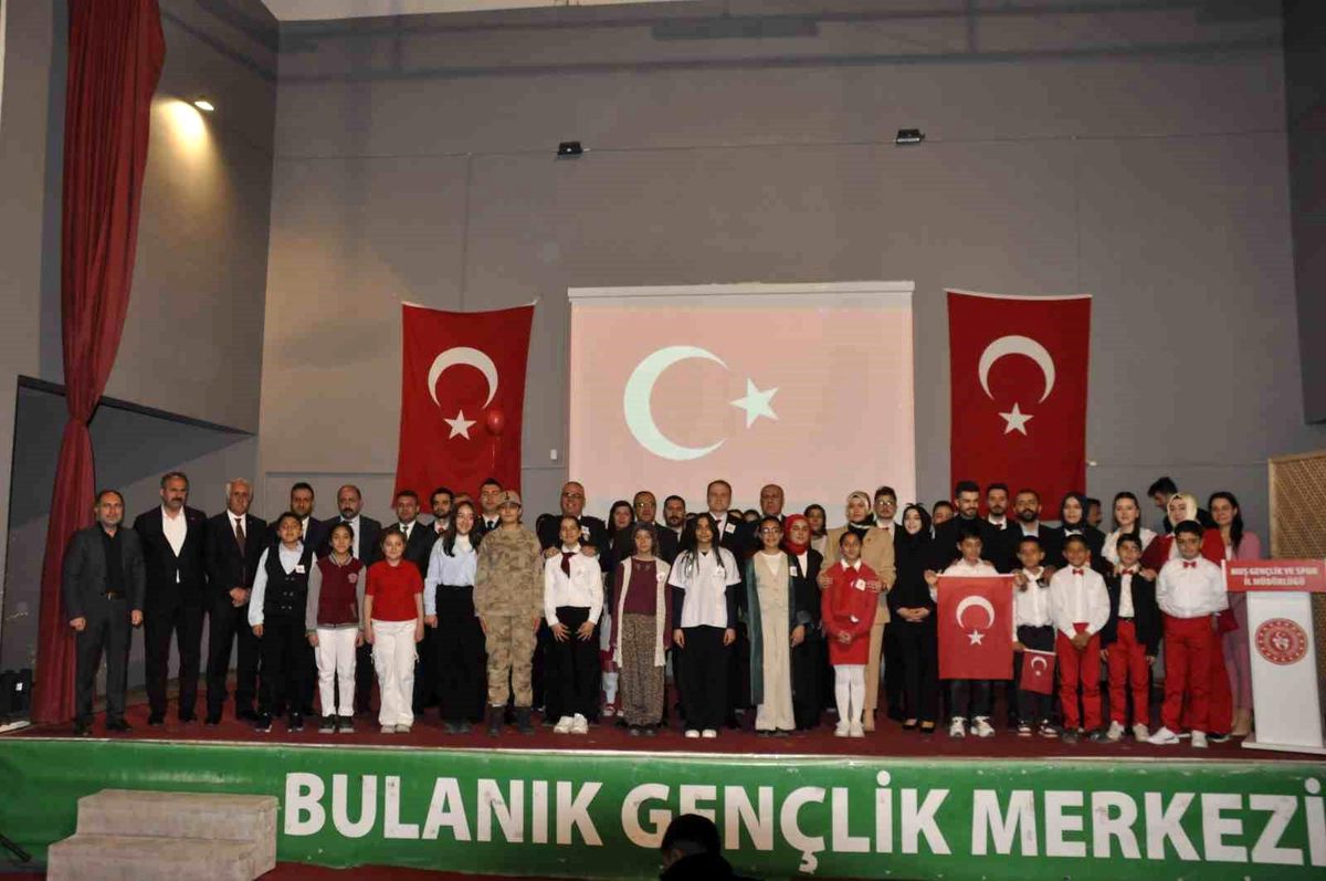 Bulanık'ta 23 Nisan Ulusal Egemenlik ve Çocuk Bayramı kutlandı