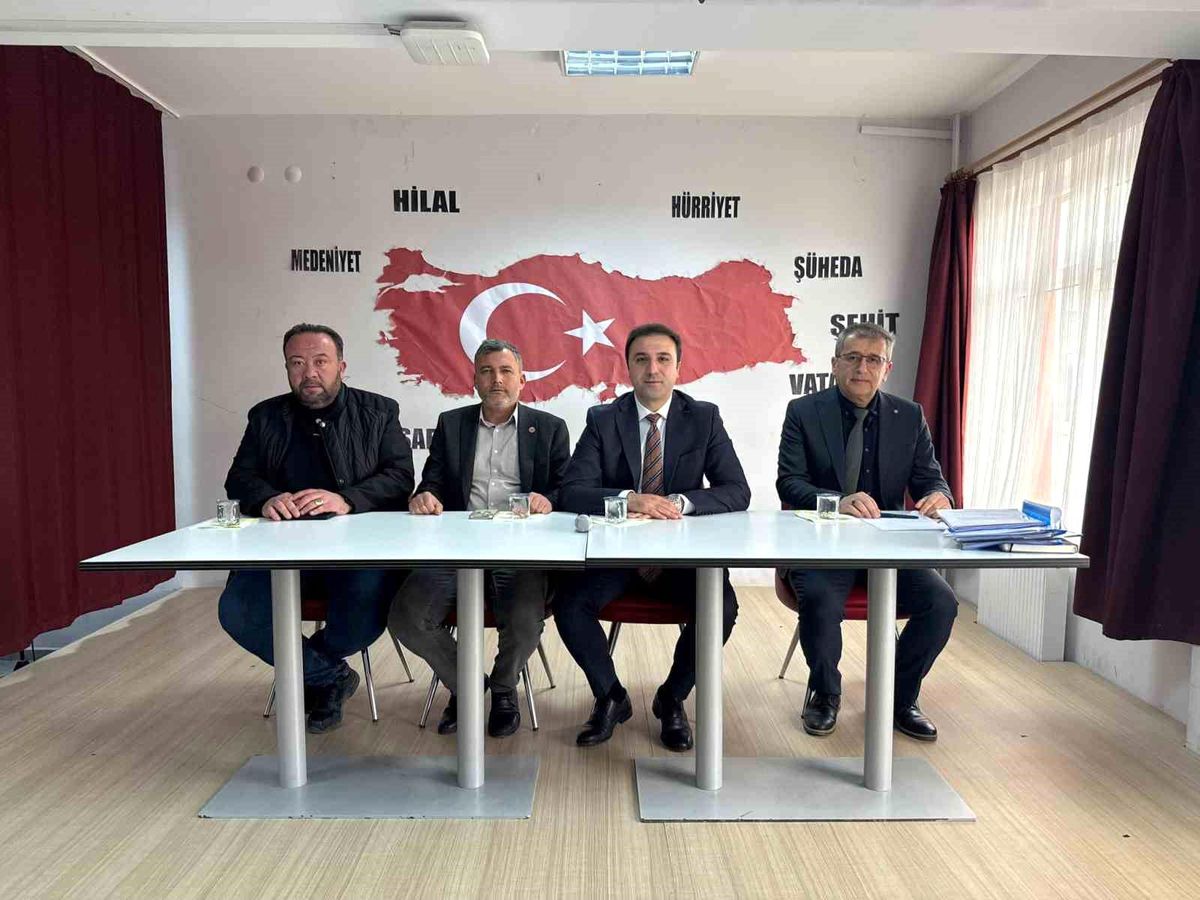 Çavdarhisar'da köylerin altyapı çalışmaları masaya yatırıldı