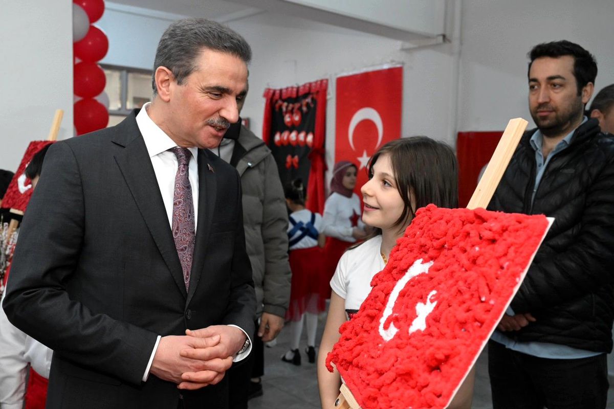 Çocuklardan anlamlı "bayrak" vurgulu çalışma