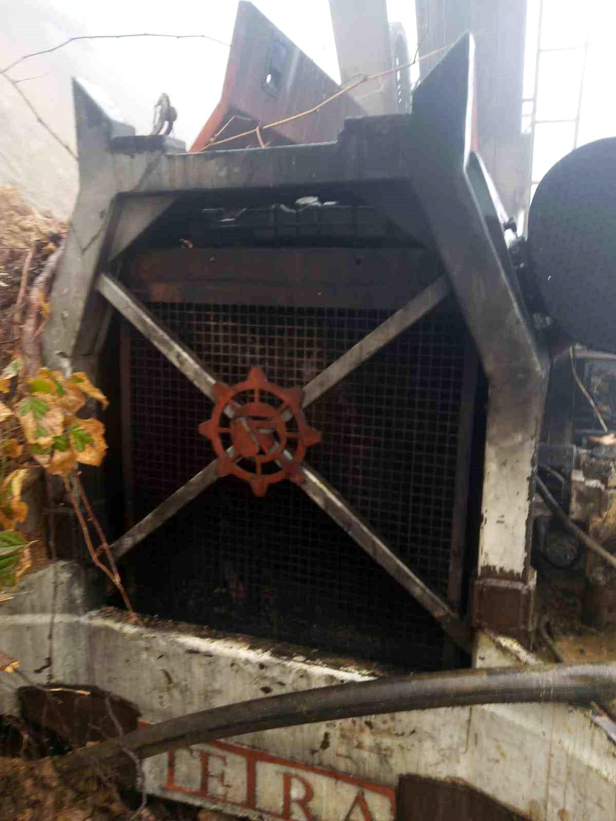 Dereli'de heyelan: Maden şirketinin sondaj makinesi toprak altında kaldı