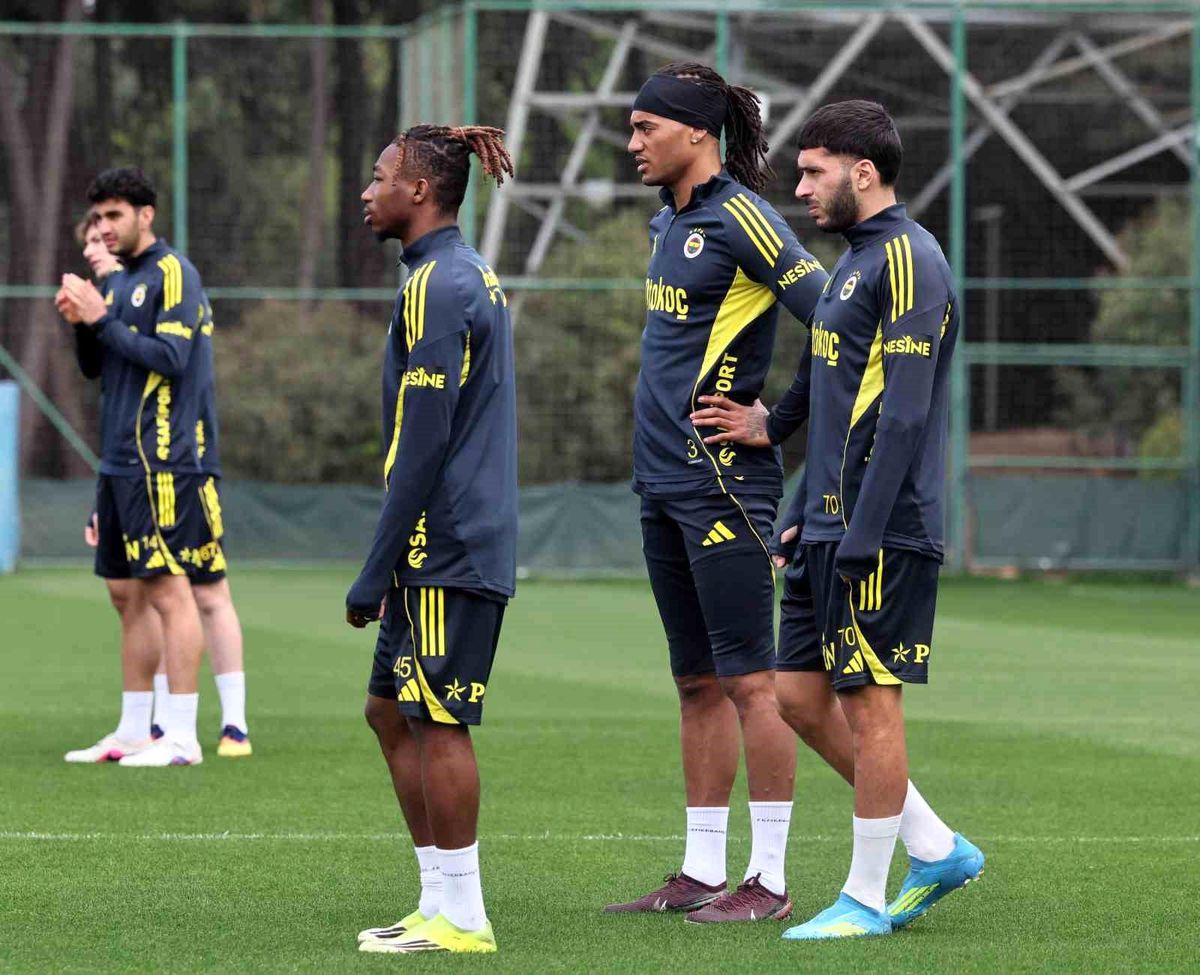 Fenerbahçe'de, Galatasaray derbisinin hazırlıkları başladı