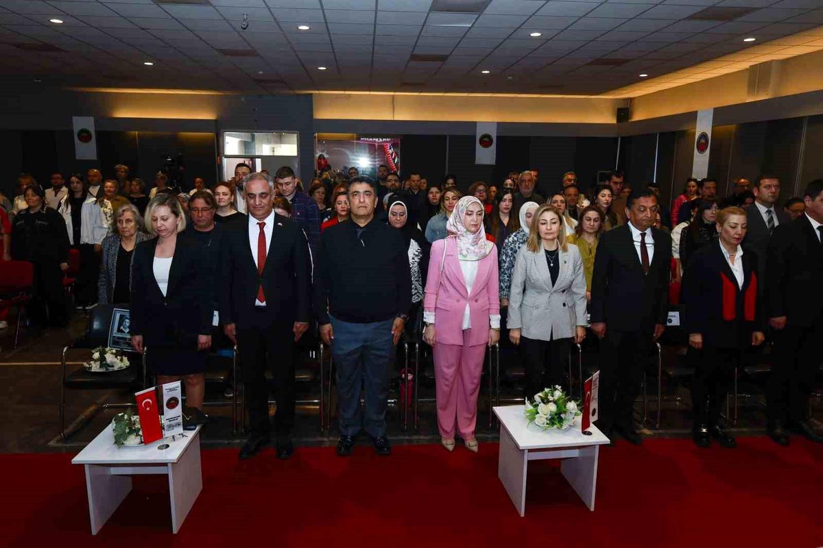 Gaziantep Kolej Vakfı'nda buruk 23 Nisan