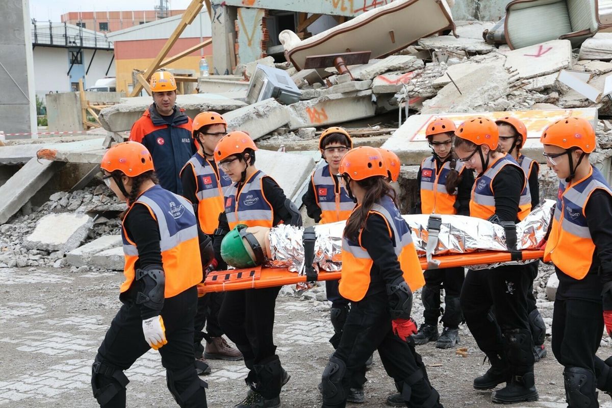 İzmir'de 23 Nisan'da 'Çocuklar Afeti Yönetiyor' etkinliği