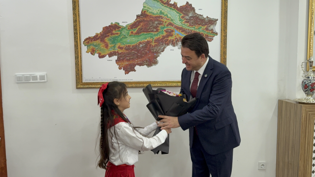 minik valilerin tek istegi oku 310b444015 3765 5 m