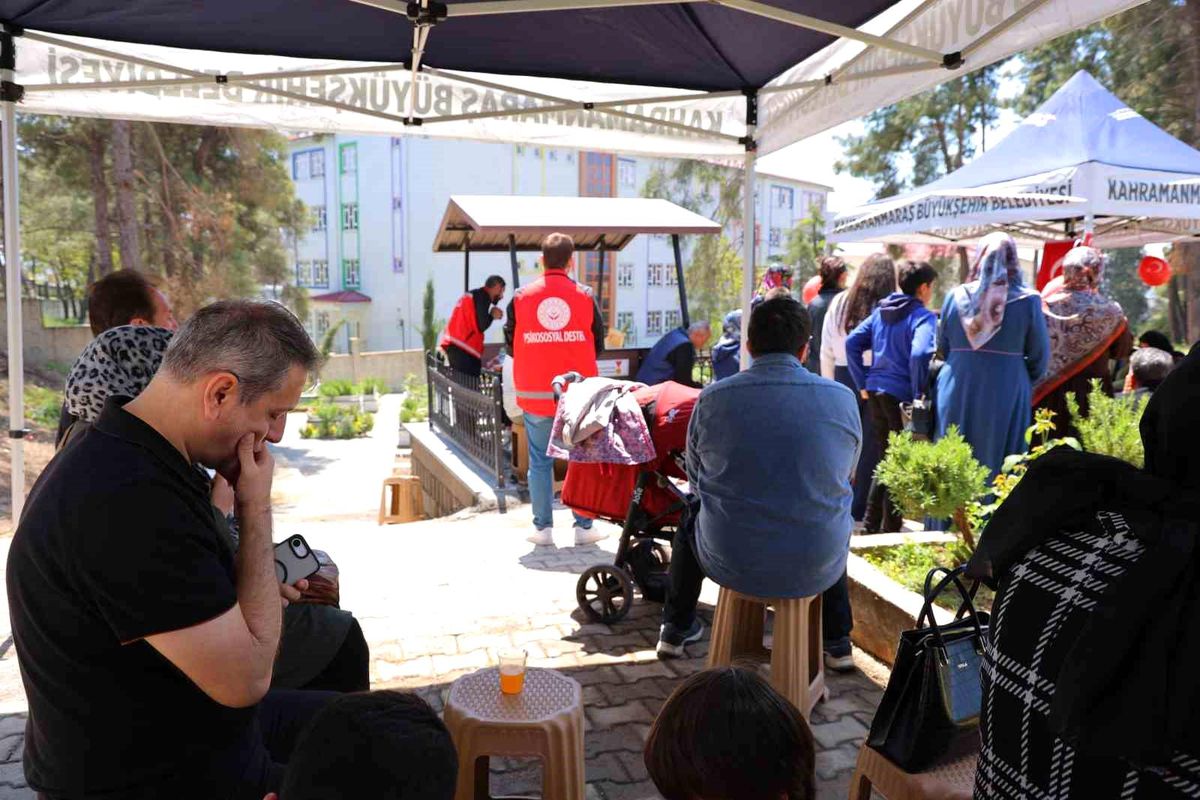 Okul saldırısında hayatını kaybeden Zeynep'in babasından hüzünlü 23 Nisan ziyareti