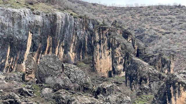 sirnak ta kayanin icinden dokulen sular hayra 4 19775319 o