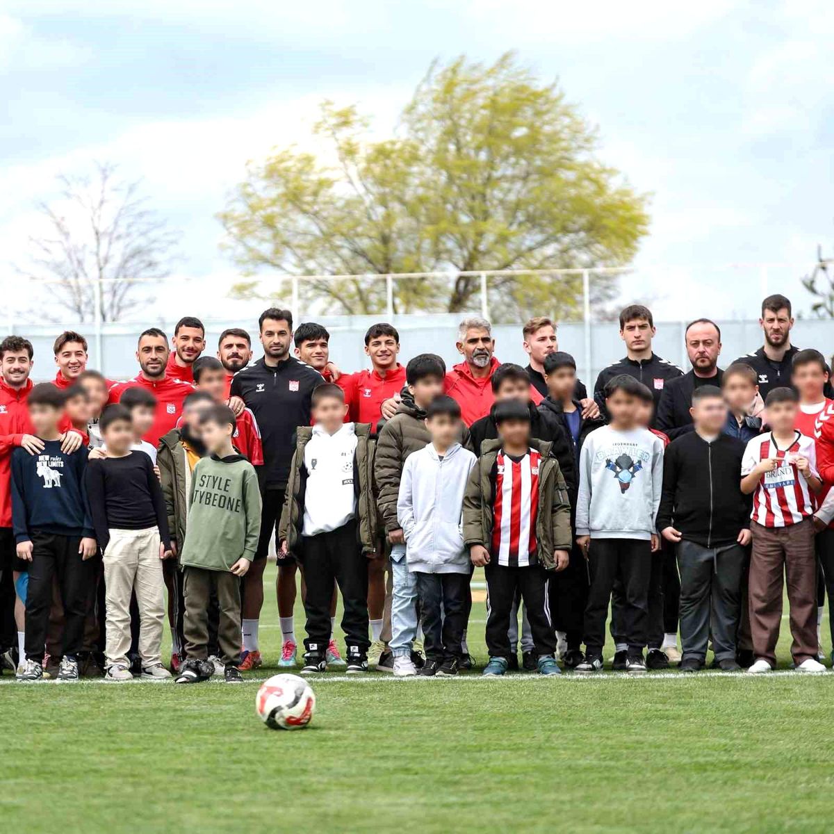 Sivasspor'dan çocuklara 23 Nisan etkinliği