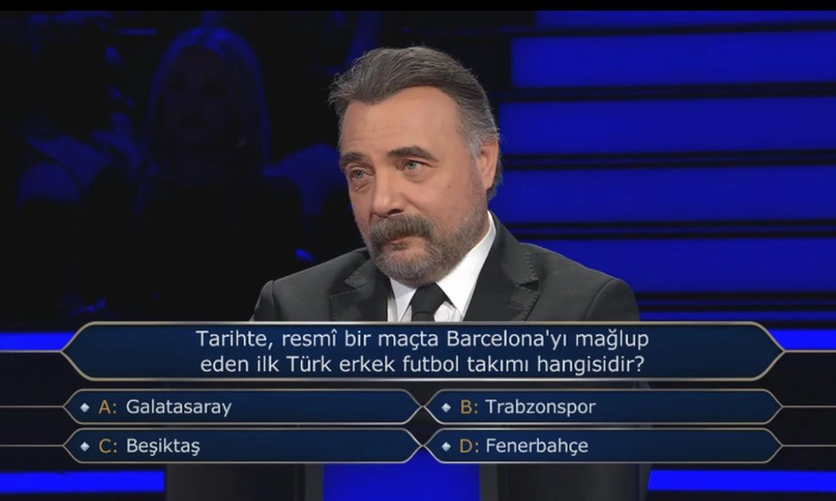 Tarihte, resmî bir maçta Barcelona'yı mağlup eden ilk Türk erkek futbol takımı hangisidir?