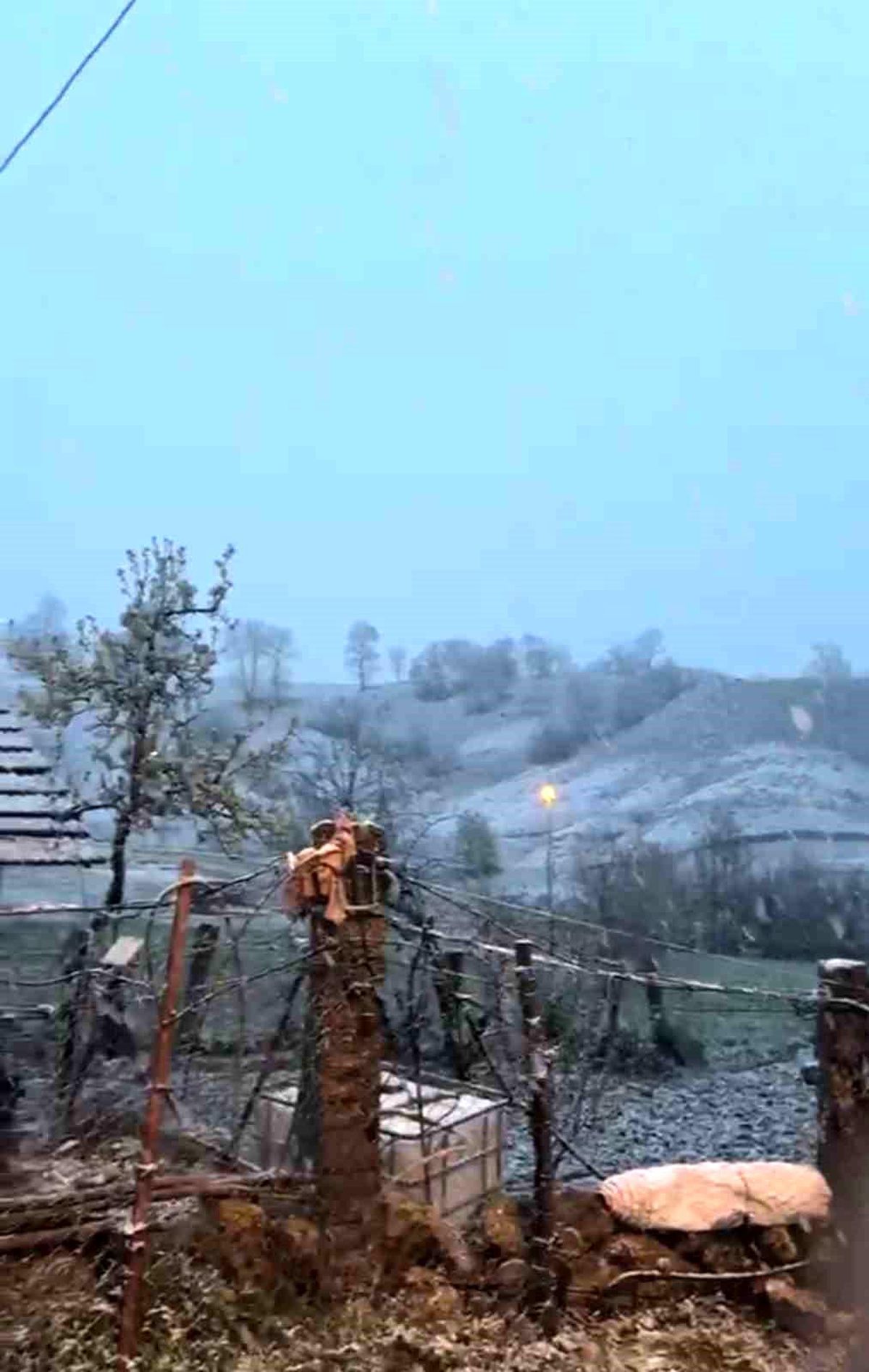 Tokat'ta bahar mevsiminde kar sürprizi