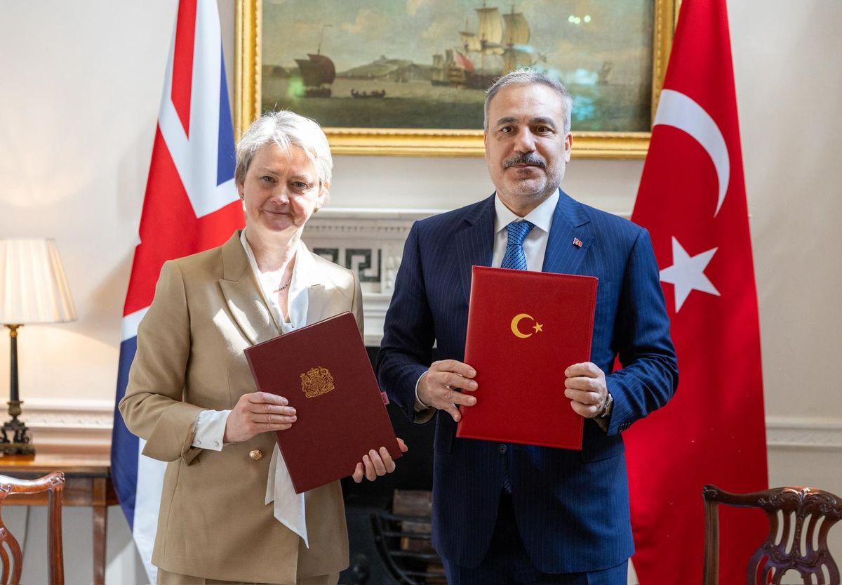 Türkiye İngiltere arasında Stratejik Ortaklık Çerçeve Belgesi imzalandı