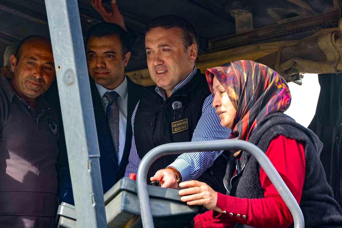 Vali Sözer, asfalt serim çalışmalarını yerinde inceledi