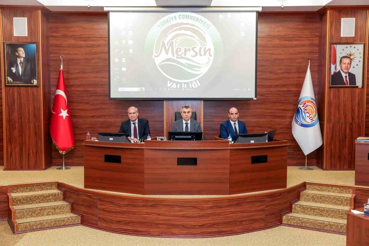 Vali Toros: "Mersin'in huzurunu bozmak isteyenlere geçit yok"