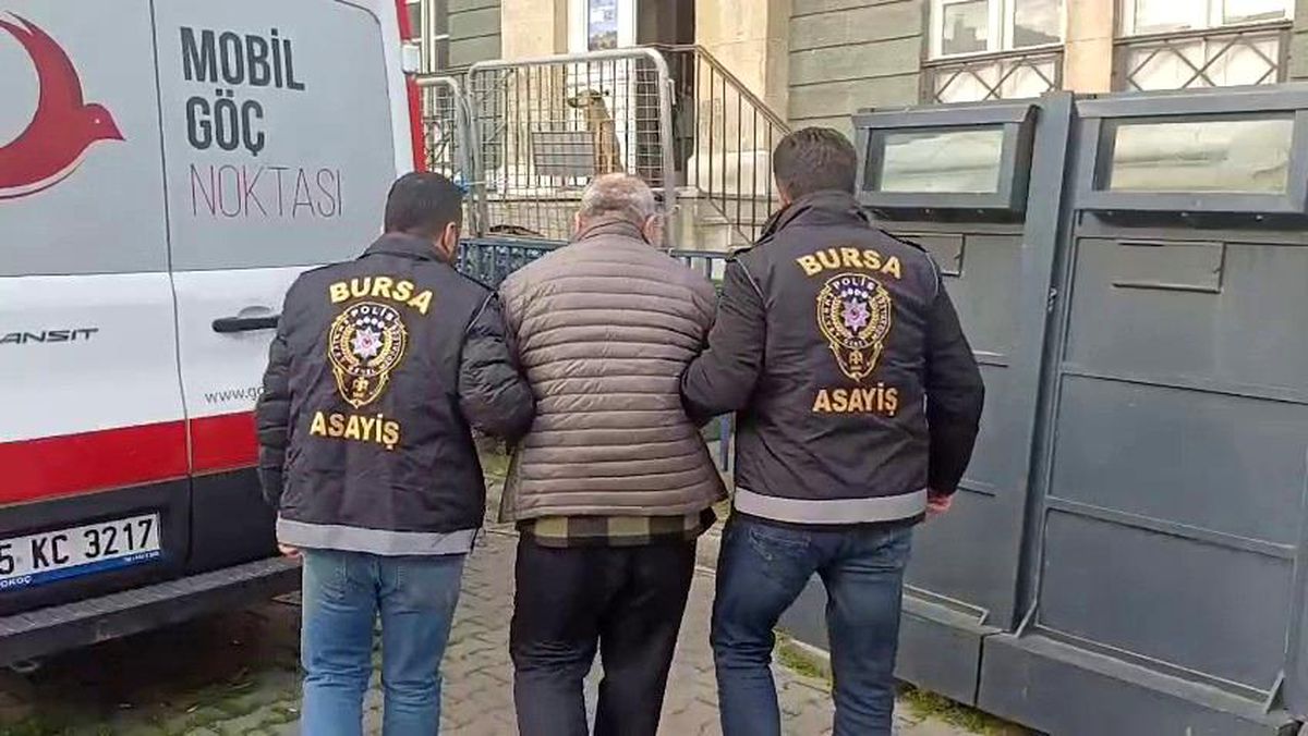 11 yıl kaçtı, 9 estetikle yeni yüz yaptı... Yeni hayat kurup yıllarca maaşla çalışan katil işçi servisinde...