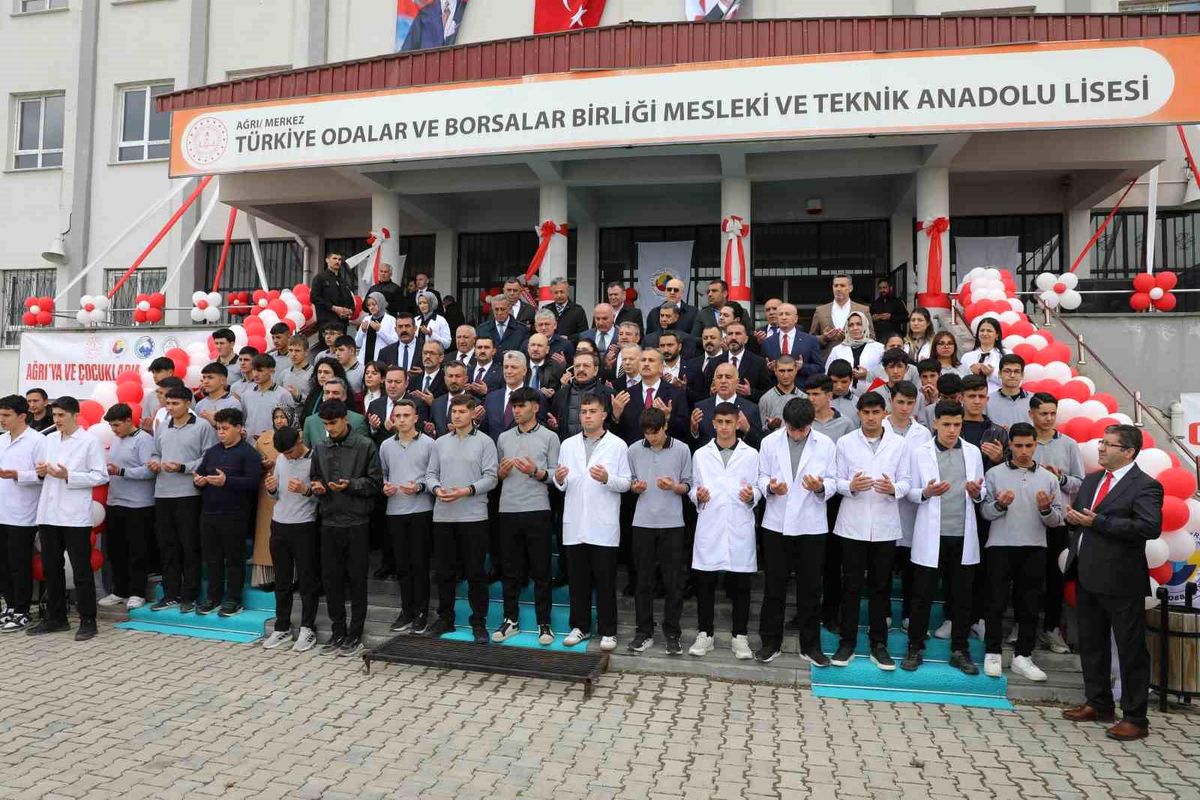 Ağrı'da TOBB Mesleki ve Teknik Anadolu Lisesi açıldı