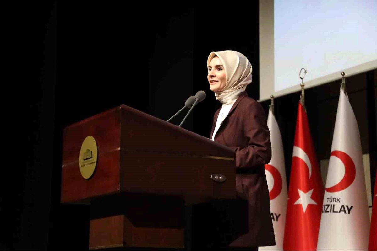 Bakan Göktaş: 'Gençlerimizin geleceklerini sağlam adımlarla inşa etmelerini destekleyen bir anlayışla çalışıyoruz'