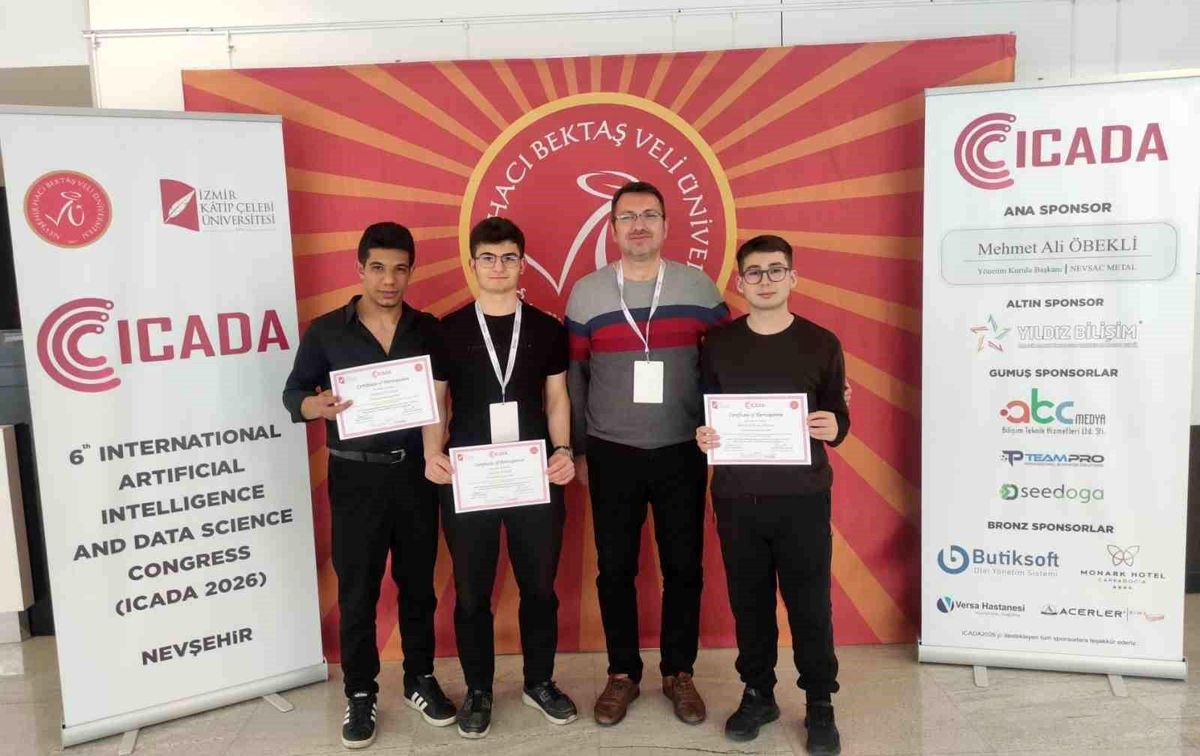 Denizli'nin meslek liseli gençleri uluslararası kongrede makale sundu