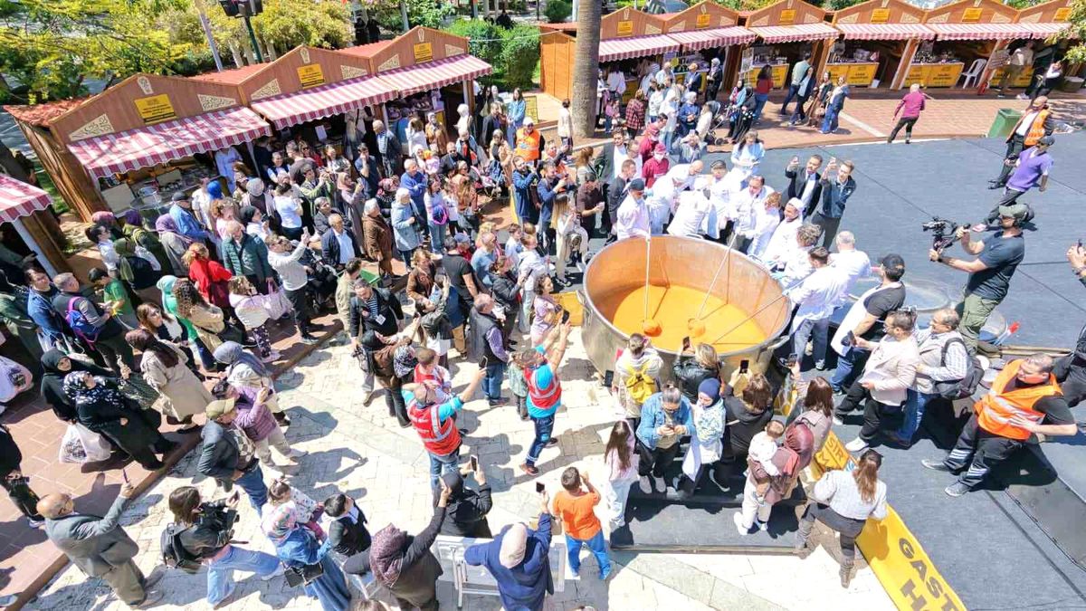 Dev tencereden 5 bin kişiye çorba