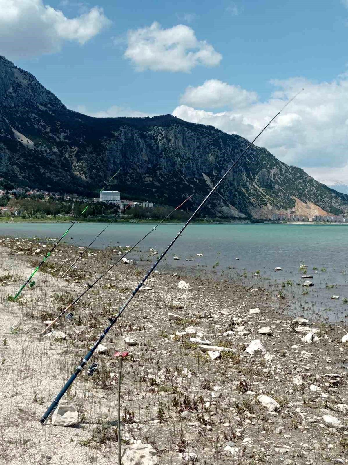 Eğirdir Gölü'nde amatör balıkçılık alanları yeniden düzenlendi