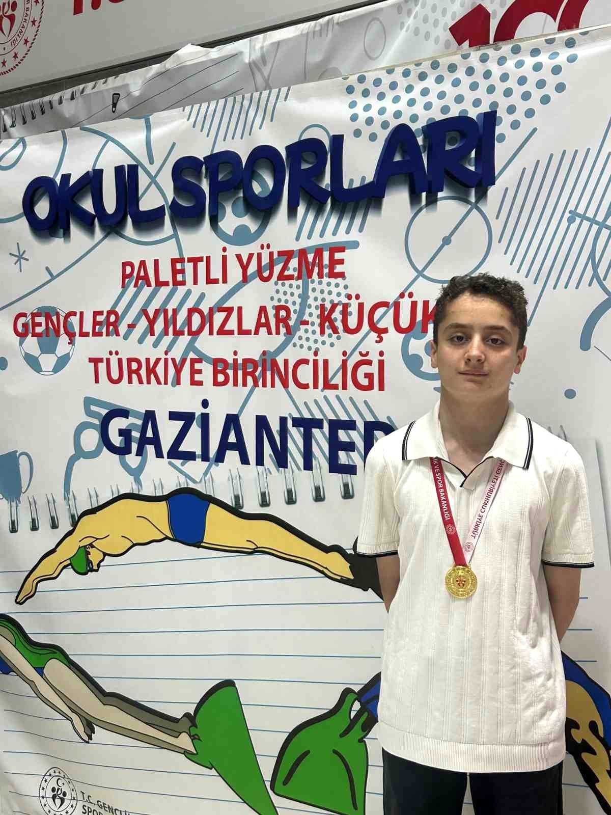 Elazığlı sporcu yüzmede Türkiye şampiyonu oldu