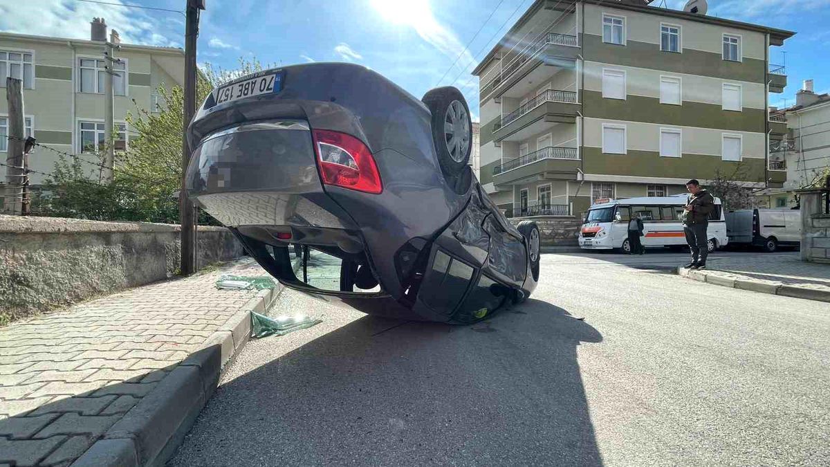 Karaman'da çarpışan otomobillerden biri takla atarak ters döndü: 1 yaralı
