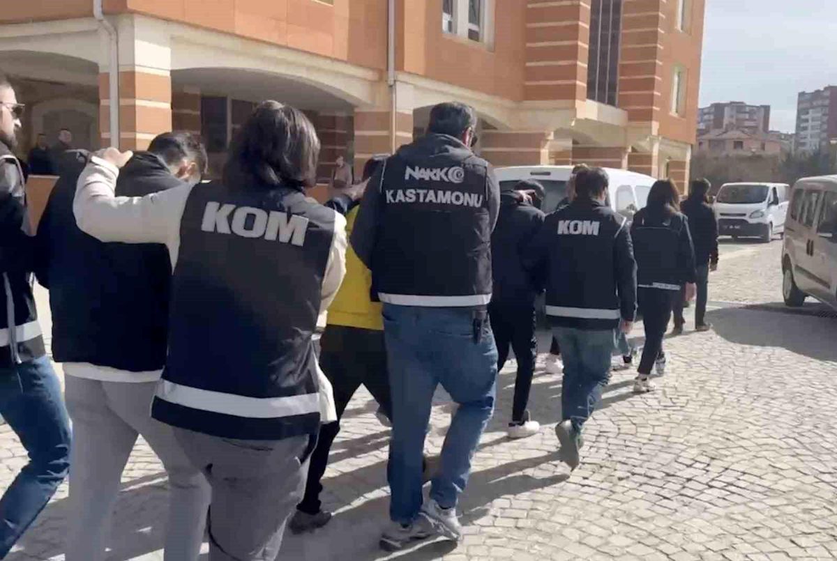 Kastamonu'da uyuşturucuyla yakalanan 3 sanığa 12'şer yıl hapis