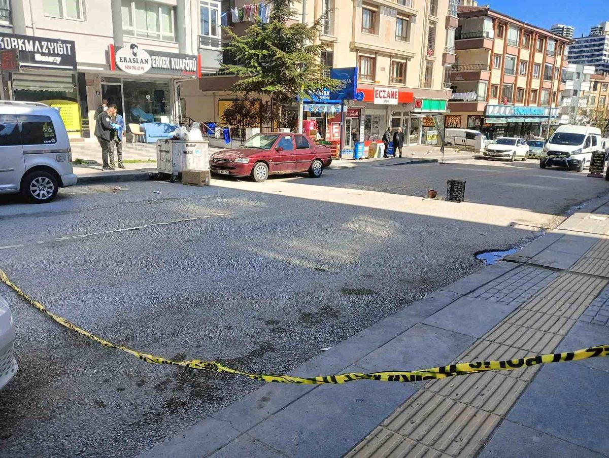 Kayınpeder ile damat arasındaki silahlı kavga kanlı bitti: 1'i ağır 2 yaralı