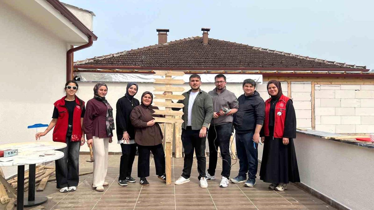 Kullanılmayan paletler tabelaya dönüştü
