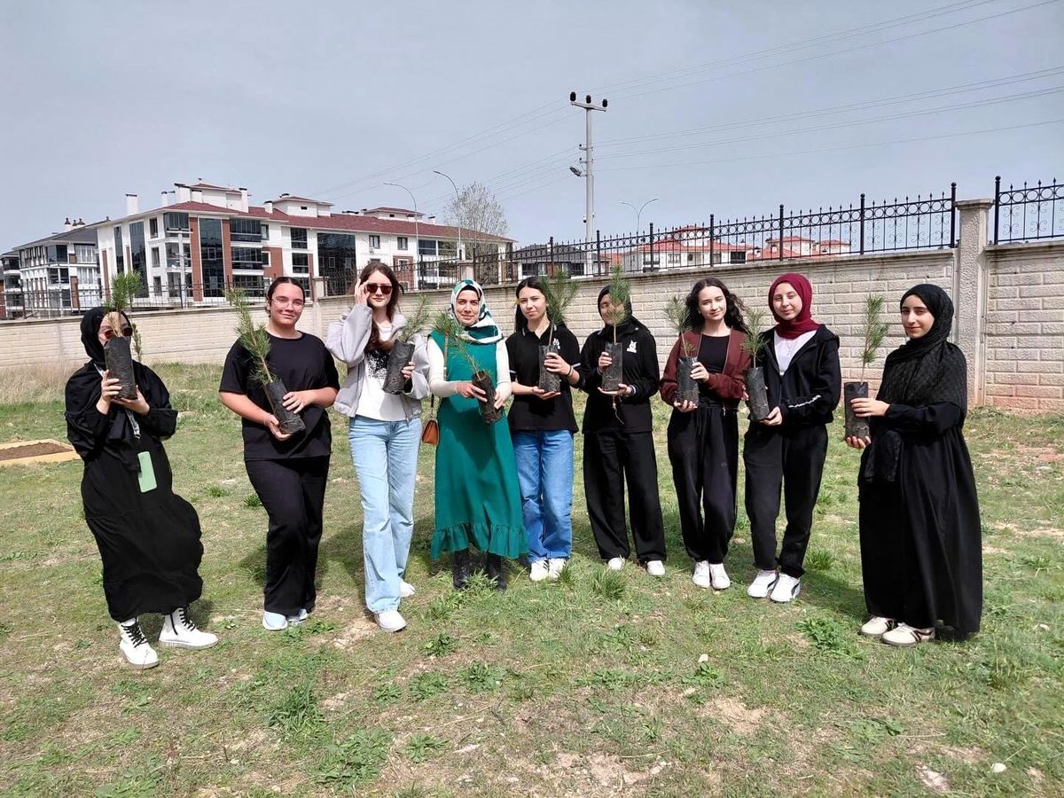 Kütahya'da öğrencilerden doğaya anlamlı katkı