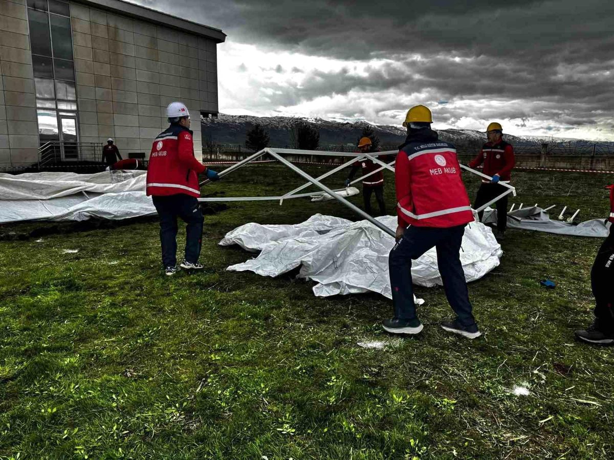 Muş'ta MEB AKUB ekibine akreditasyon