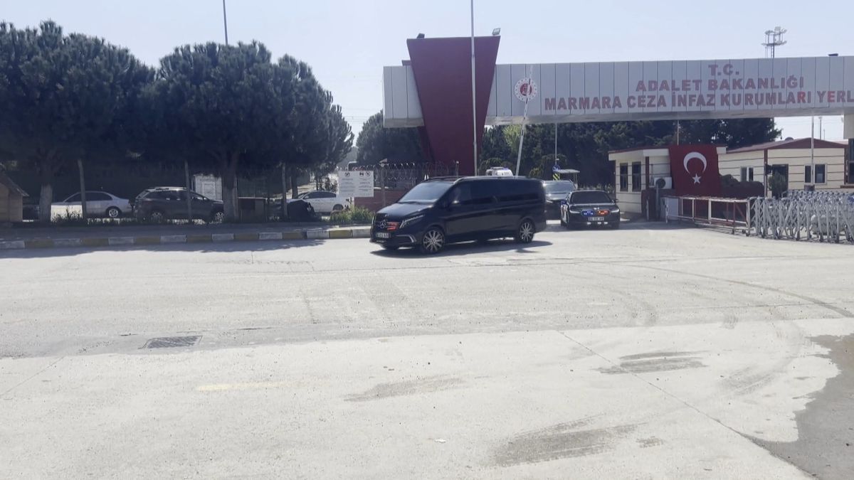 Özgür Özel, Ekrem İmamoğlu'nu ziyaret etti