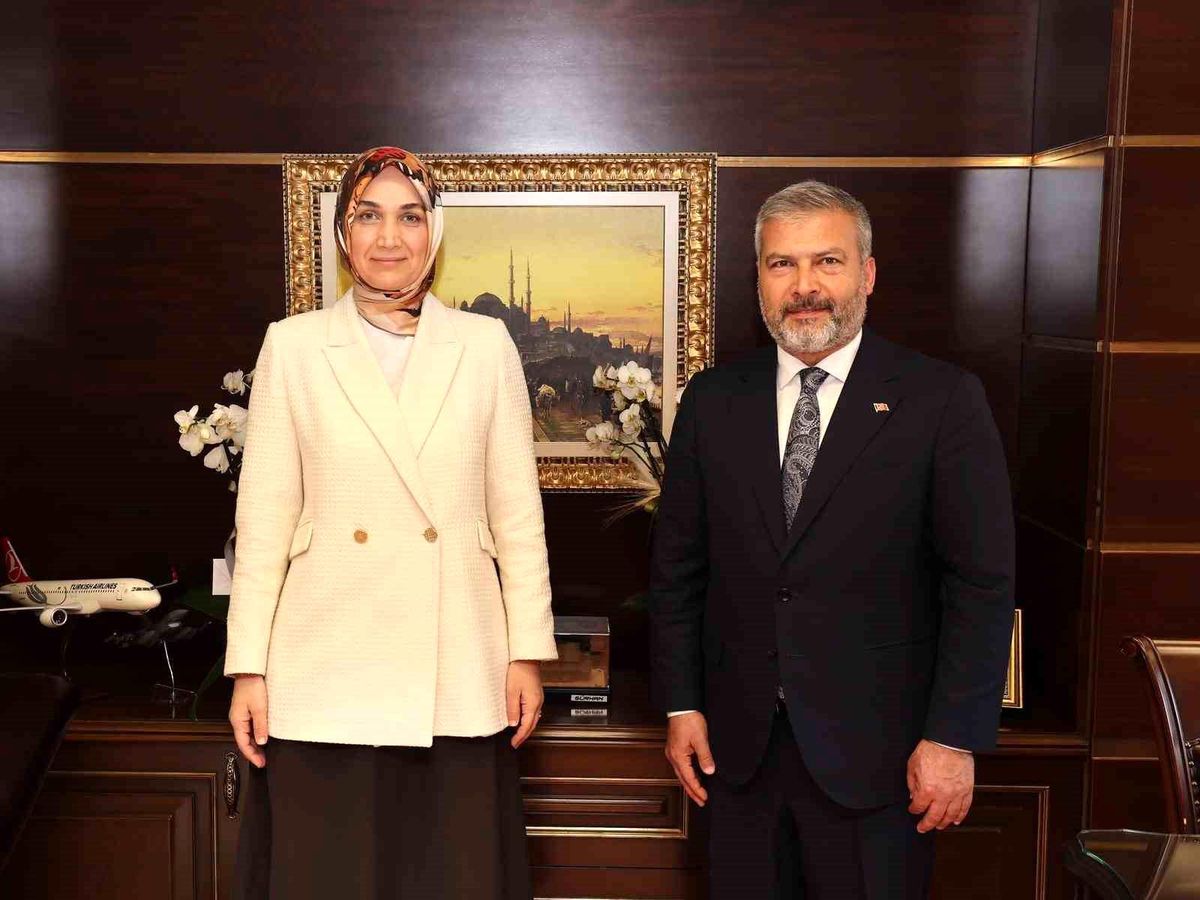 Rektör Adıgüzel'den Bakan Yardımcısı Kübra Güran Yiğitbaşı'na ziyaret