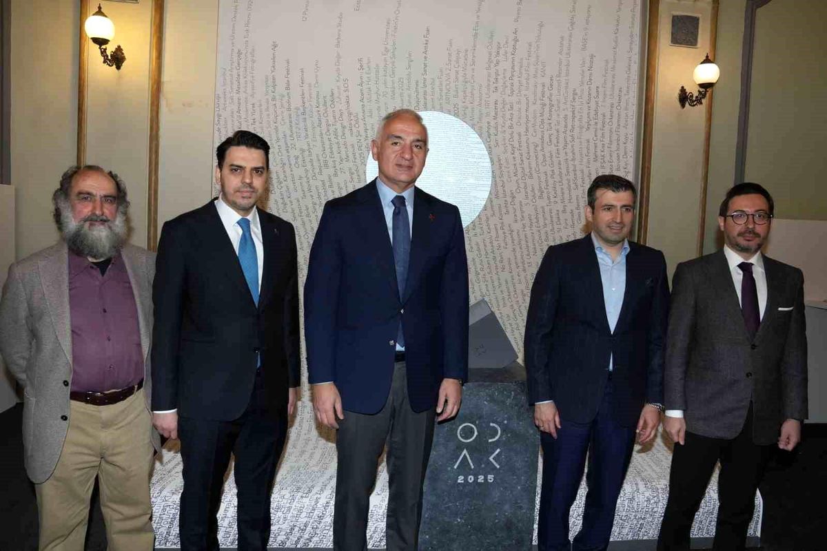 106 yıllık Karaköy Palas yeniden kapılarını açtı