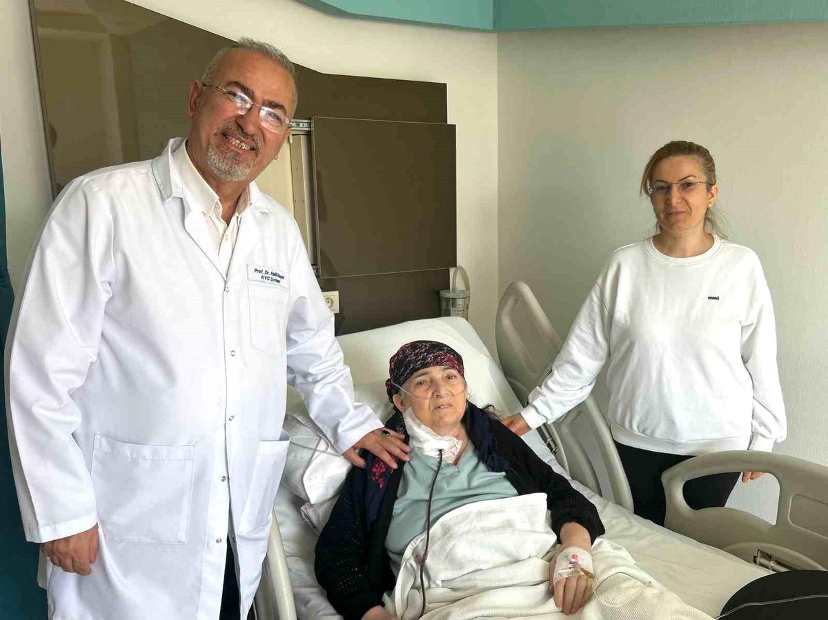 20 yıllık tümör Van'da yapılan ameliyatla alındı
